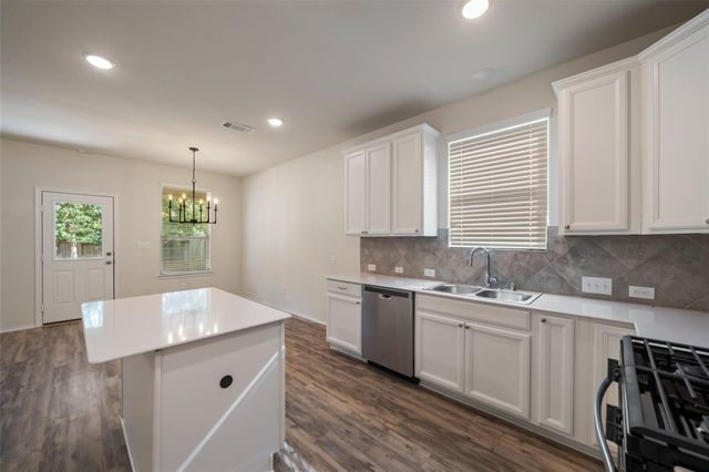 2055 Lost Timbers Drive, Conroe, TX 77304