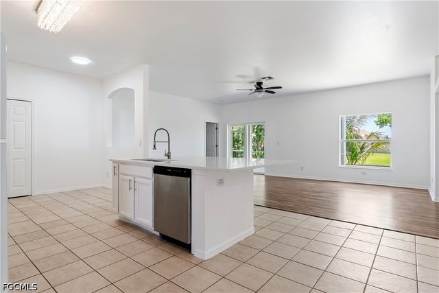 1824 SW 2nd ST, Cape Coral, FL 33991
