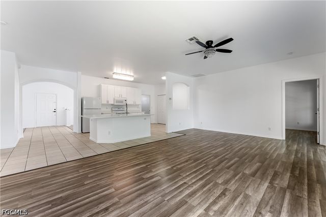 1824 SW 2nd ST, Cape Coral, FL 33991