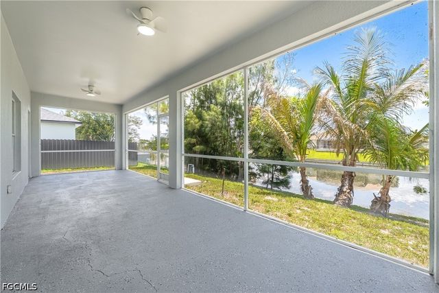 1824 SW 2nd ST, Cape Coral, FL 33991