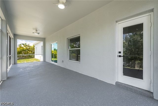 1824 SW 2nd ST, Cape Coral, FL 33991