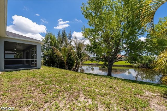 1824 SW 2nd ST, Cape Coral, FL 33991