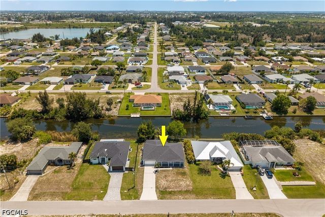 1824 SW 2nd ST, Cape Coral, FL 33991