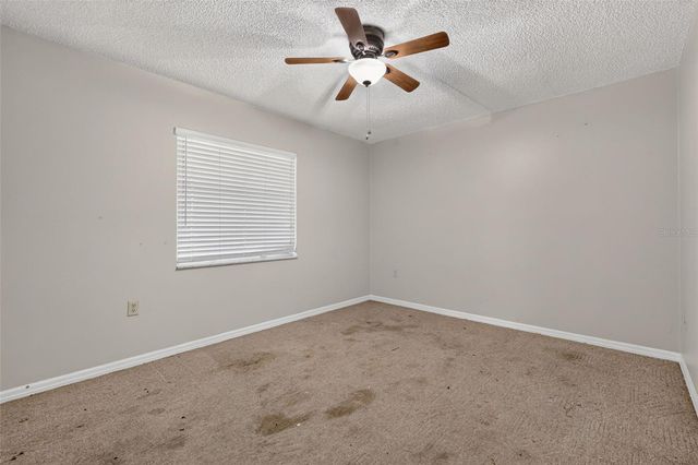 37320 BEACH DR, Umatilla, FL 32784