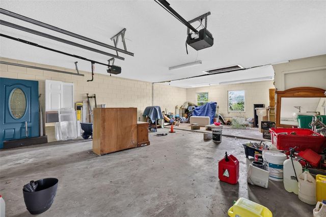37320 BEACH DR, Umatilla, FL 32784