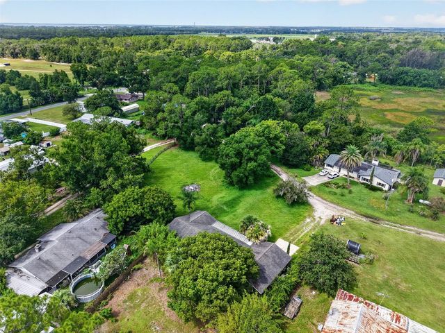 37320 BEACH DR, Umatilla, FL 32784
