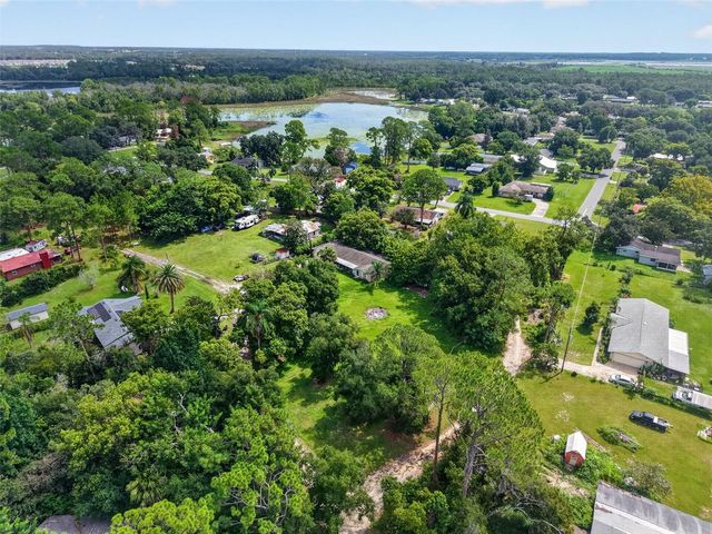 37320 BEACH DR, Umatilla, FL 32784