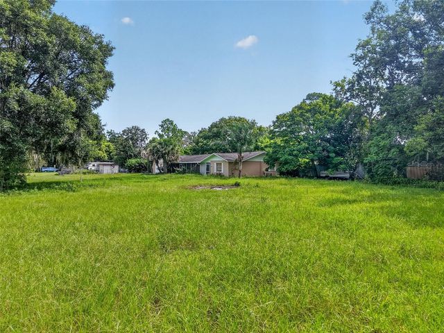 37320 BEACH DR, Umatilla, FL 32784