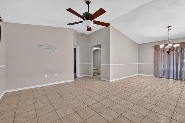 37320 BEACH DR, Umatilla, FL 32784