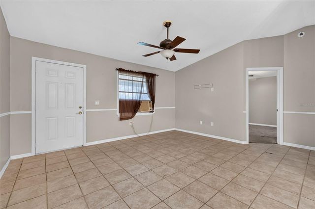 37320 BEACH DR, Umatilla, FL 32784