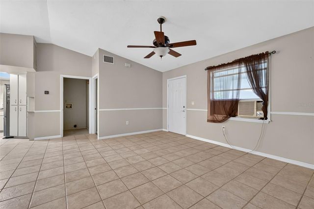 37320 BEACH DR, Umatilla, FL 32784