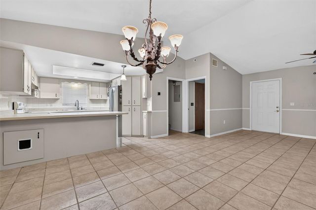37320 BEACH DR, Umatilla, FL 32784