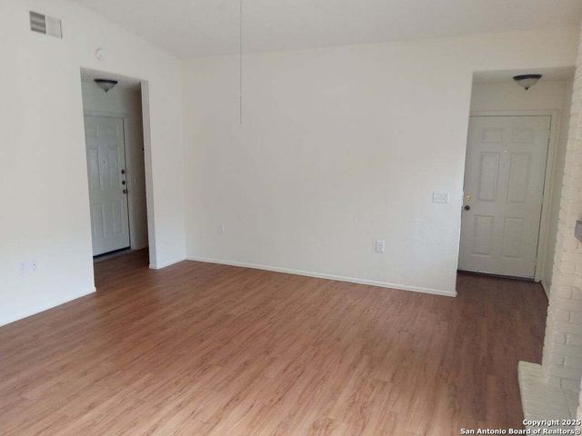 9835 Meadow Way, Converse, TX 78109