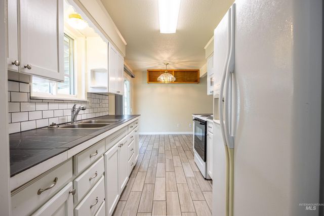 106 17th Avenue, Caldwell, ID 83605