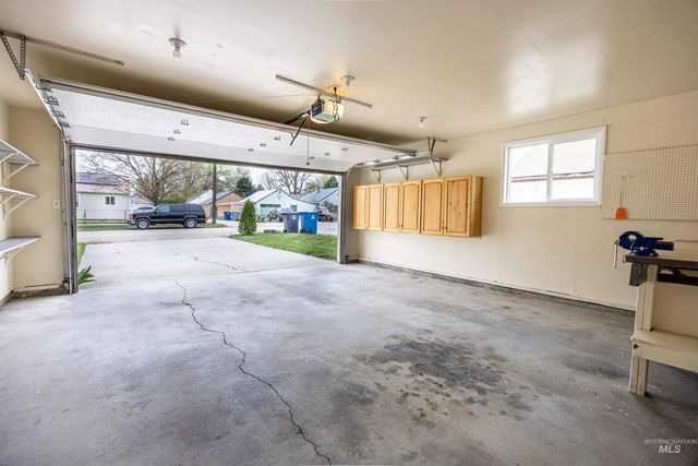 106 17th Avenue, Caldwell, ID 83605