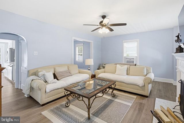 8 EVERGREEN LN, Haddonfield, NJ 08033