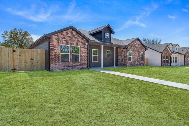 808 Jefferson Street E, Sulphur Springs, TX 75482