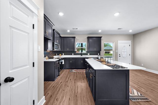 808 Jefferson Street E, Sulphur Springs, TX 75482