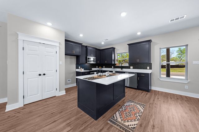 808 Jefferson Street E, Sulphur Springs, TX 75482