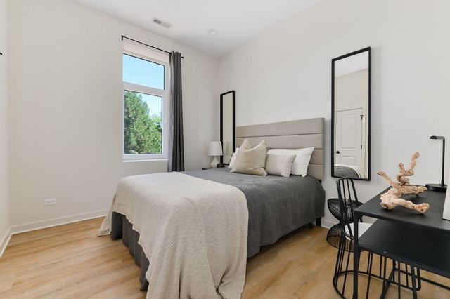 288 STONINGTON Drive 106, Bloomingdale, IL 60108