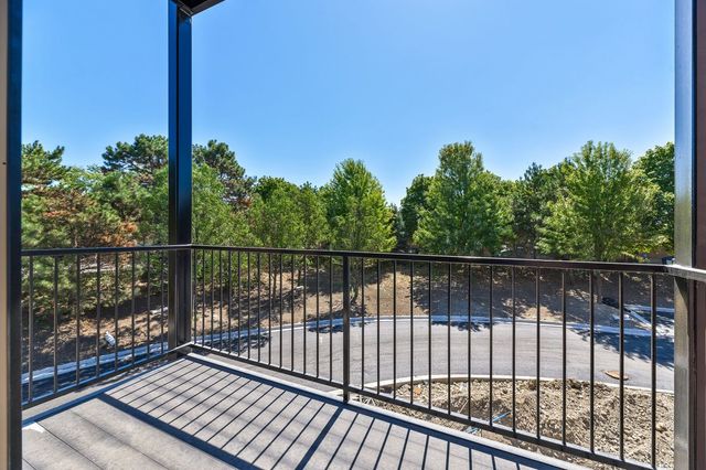 288 STONINGTON Drive 106, Bloomingdale, IL 60108