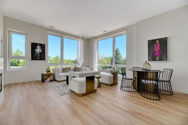 288 STONINGTON Drive 106, Bloomingdale, IL 60108