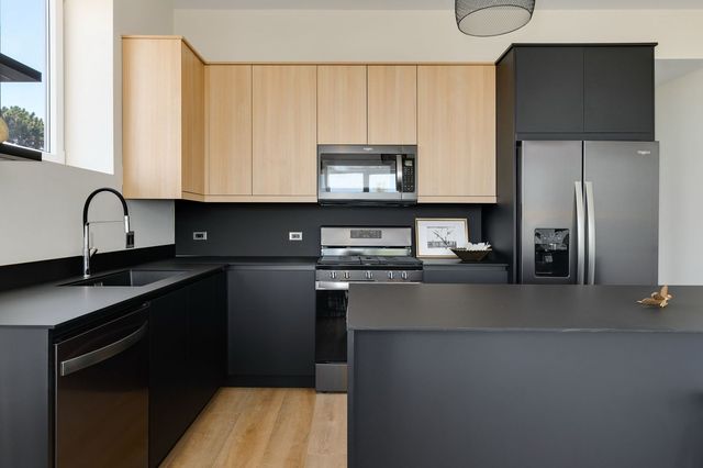 288 STONINGTON Drive 106, Bloomingdale, IL 60108