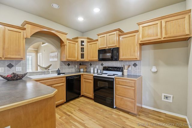 10002 E 97th Place North, Owasso, OK 74055