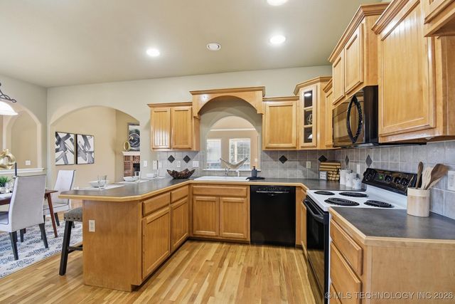 10002 E 97th Place North, Owasso, OK 74055