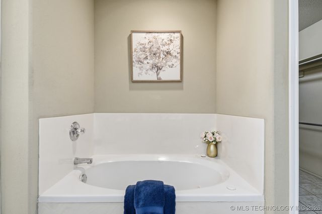 10002 E 97th Place North, Owasso, OK 74055