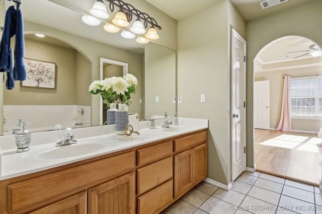 10002 E 97th Place North, Owasso, OK 74055