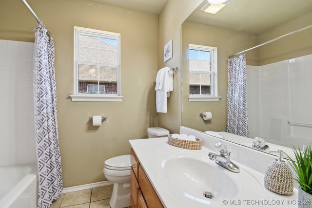 10002 E 97th Place North, Owasso, OK 74055