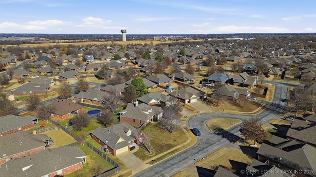 10002 E 97th Place North, Owasso, OK 74055