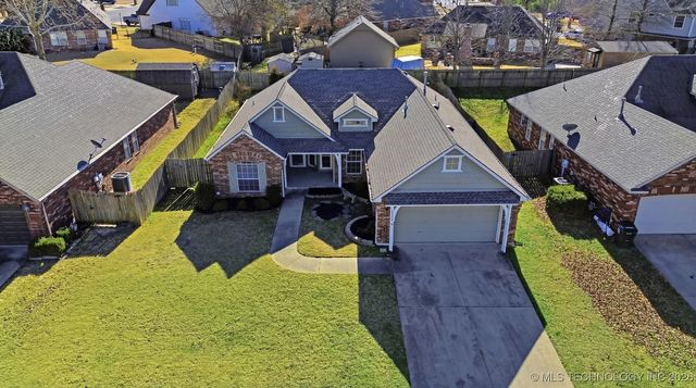 10002 E 97th Place North, Owasso, OK 74055