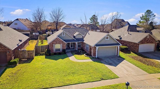 10002 E 97th Place North, Owasso, OK 74055