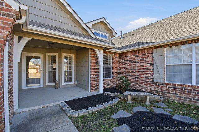 10002 E 97th Place North, Owasso, OK 74055