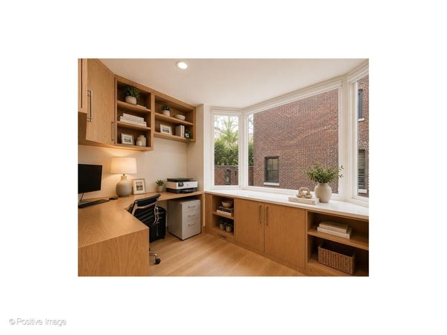 1307 N Sutton Place, Chicago, IL 60610