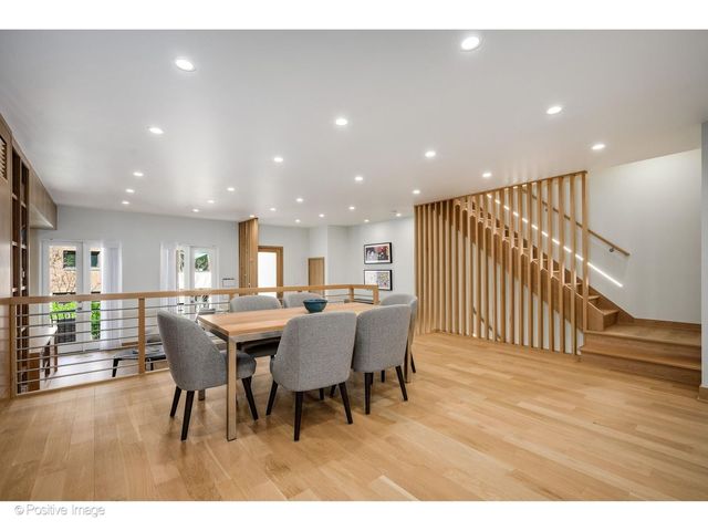 1307 N Sutton Place, Chicago, IL 60610