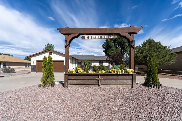 293 W Hahns Peak Avenue, Pueblo West, CO 81007