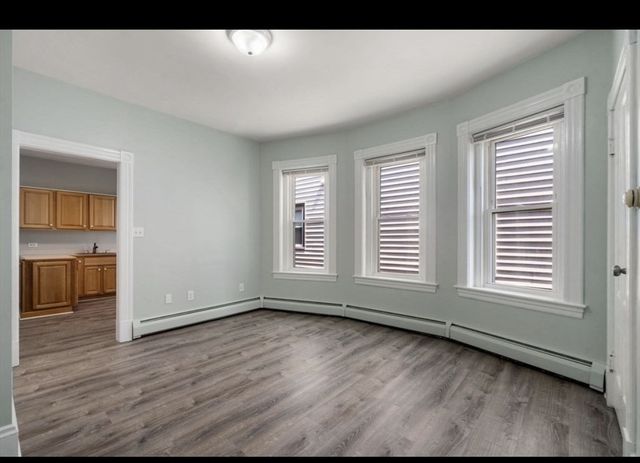 100 4th av 100 4th Ave 3, Lowell, MA 01854