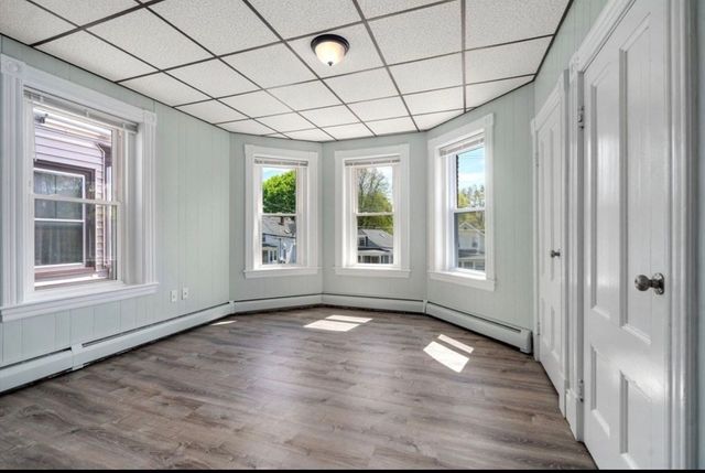 100 4th av 100 4th Ave 3, Lowell, MA 01854