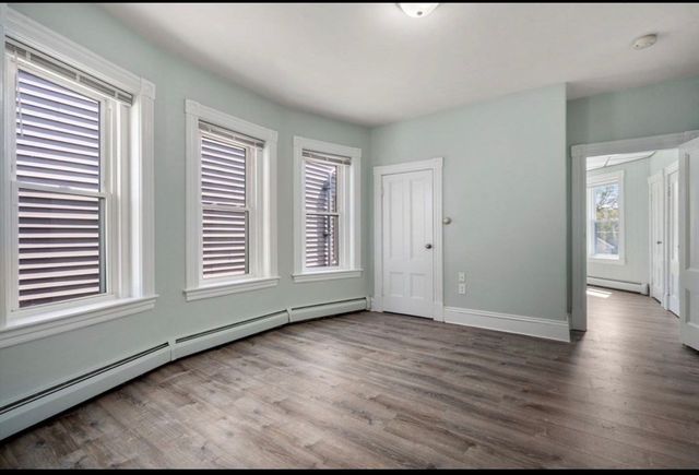 100 4th av 100 4th Ave 3, Lowell, MA 01854