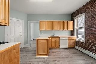 100 4th av 100 4th Ave 3, Lowell, MA 01854