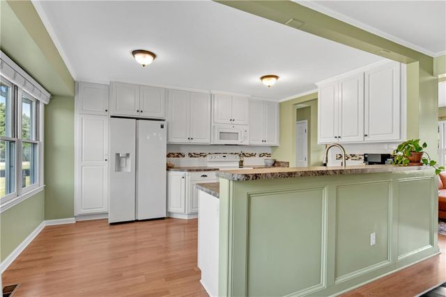 4646 Countryside Drive, Flowery Branch, GA 30542