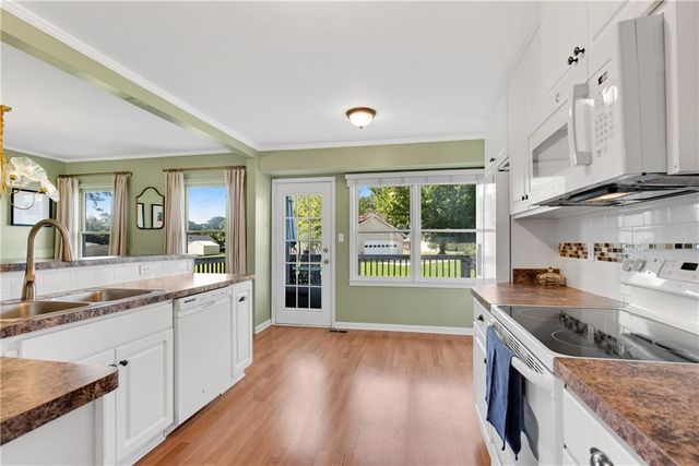 4646 Countryside Drive, Flowery Branch, GA 30542