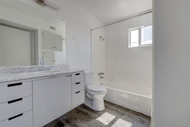 1306 E Saint Johns Ave, Austin, TX 78752