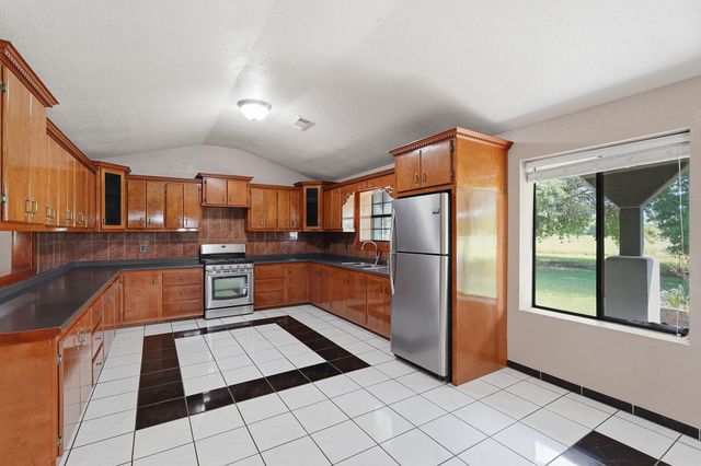 20602 Peters Road, Crosby, TX 77532