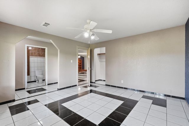 20602 Peters Road, Crosby, TX 77532