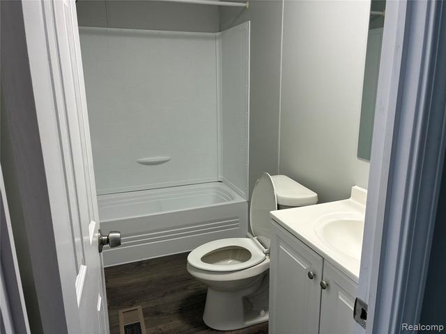 7306 Pipes Circle, Alma, MI 48801