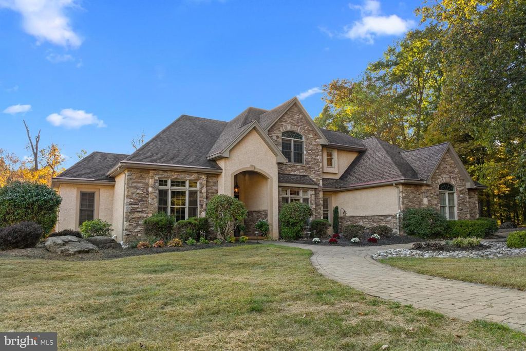 681 KINGSWOOD VALE, Perkiomenville, PA 18074